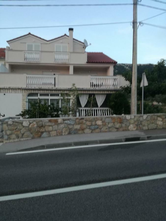 Feel Good Apartment Mundanije Exterior photo